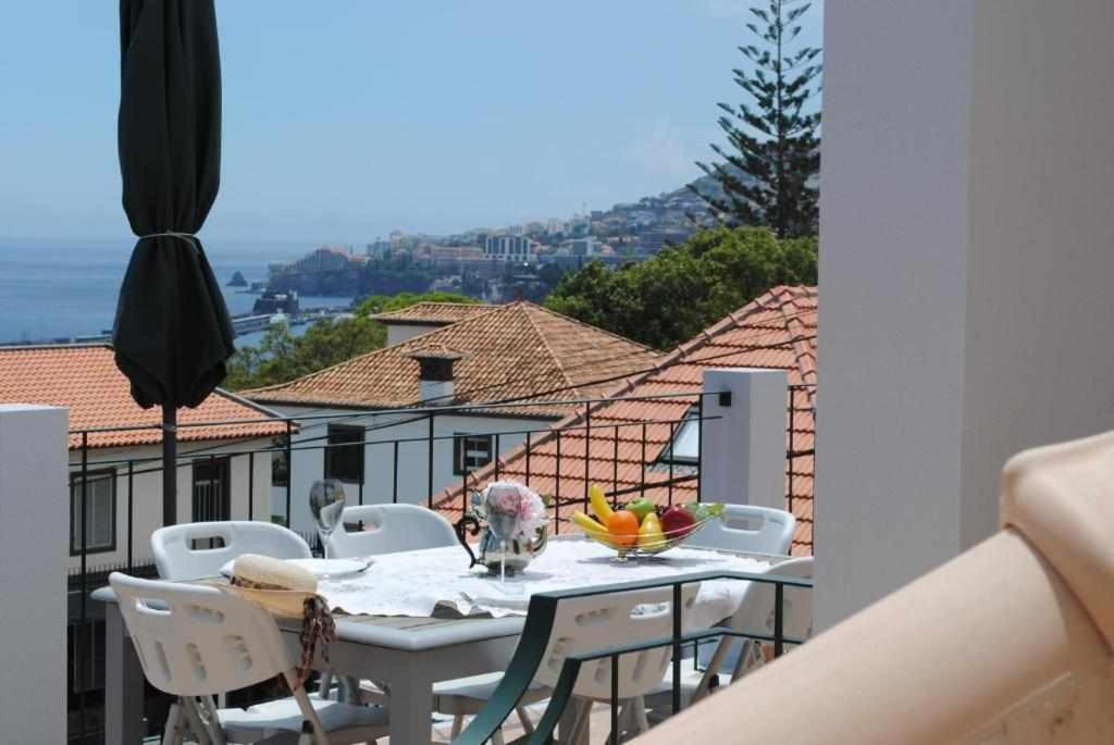 Готель Vila Rosa - Renovated House Overlooking The Sea Фуншал Екстер'єр фото