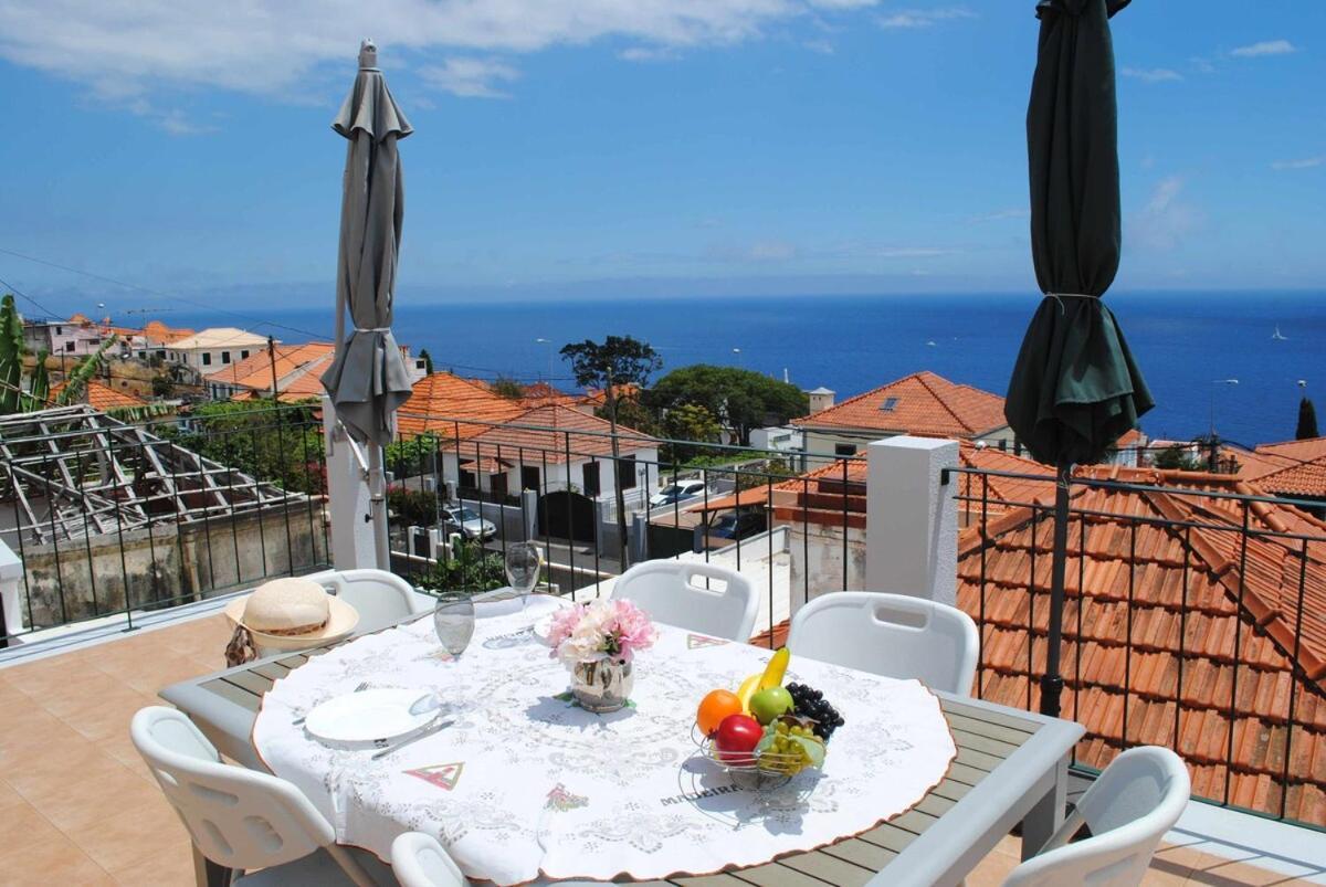 Готель Vila Rosa - Renovated House Overlooking The Sea Фуншал Екстер'єр фото