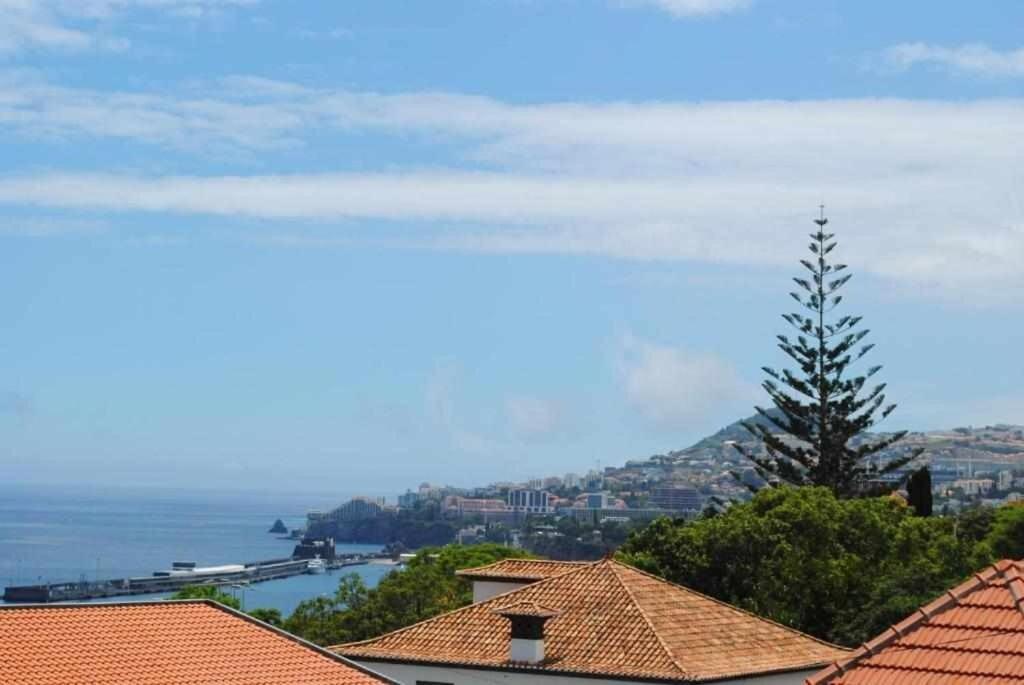 Готель Vila Rosa - Renovated House Overlooking The Sea Фуншал Екстер'єр фото